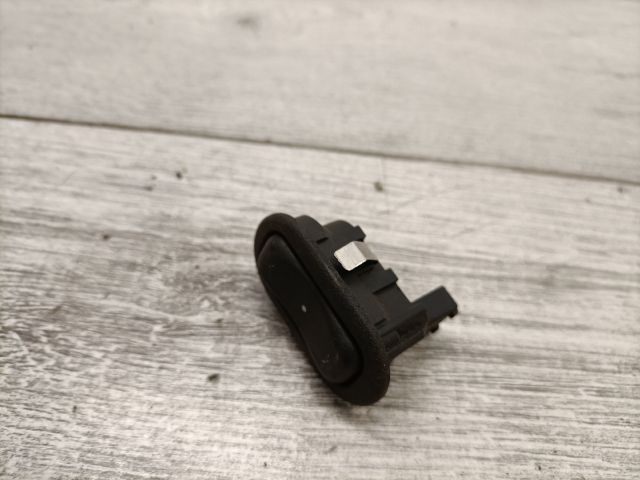 bontott OPEL CORSA C Jobb első Ablakemelő Kapcsoló