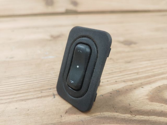 bontott OPEL CORSA C Jobb első Ablakemelő Kapcsoló