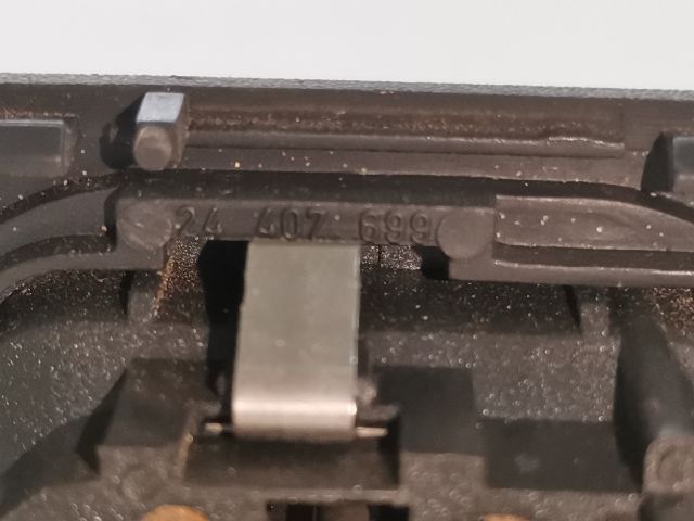 bontott OPEL CORSA C Jobb első Ablakemelő Kapcsoló