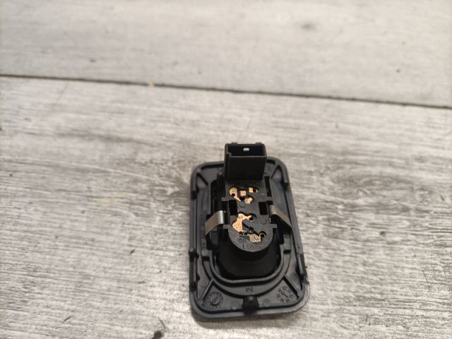 bontott OPEL CORSA C Jobb első Ablakemelő Kapcsoló