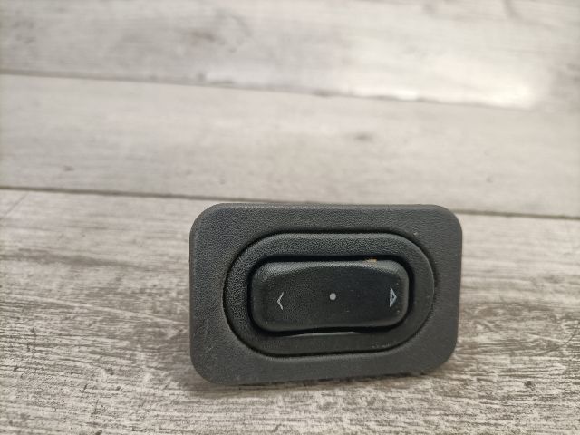 bontott OPEL CORSA C Jobb első Ablakemelő Kapcsoló