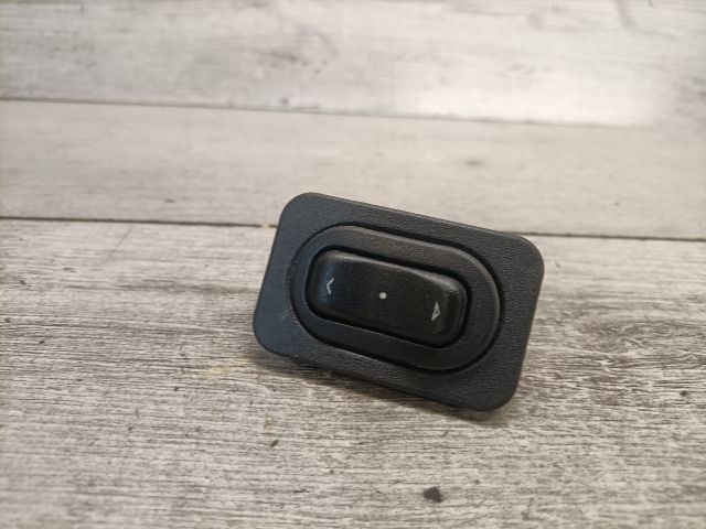 bontott OPEL CORSA C Jobb első Ablakemelő Kapcsoló