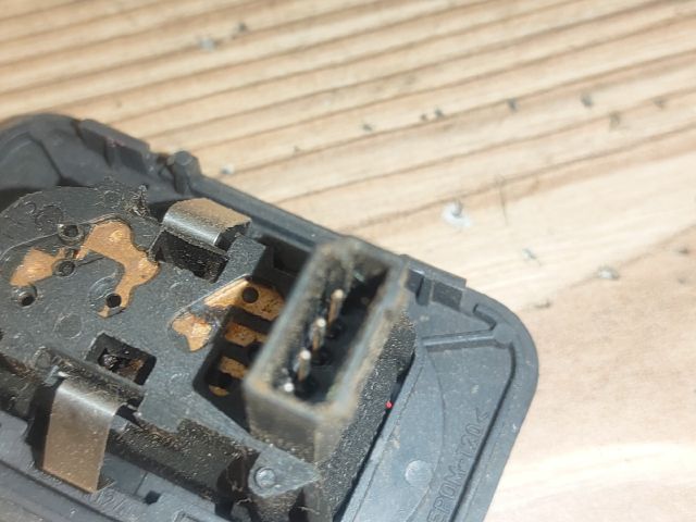 bontott OPEL CORSA C Jobb első Ablakemelő Kapcsoló