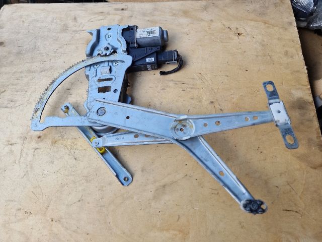 bontott OPEL CORSA C Jobb első Ablakemelő Motor