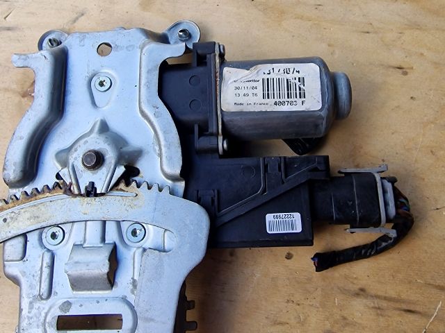 bontott OPEL CORSA C Jobb első Ablakemelő Motor