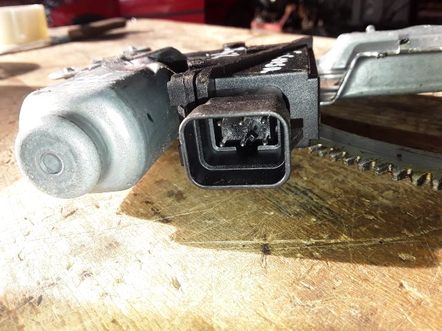 bontott OPEL CORSA C Jobb első Ablakemelő Szerkezet (Elektromos)