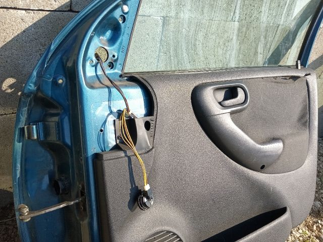 bontott OPEL CORSA C Jobb első Ajtó (Részeivel)