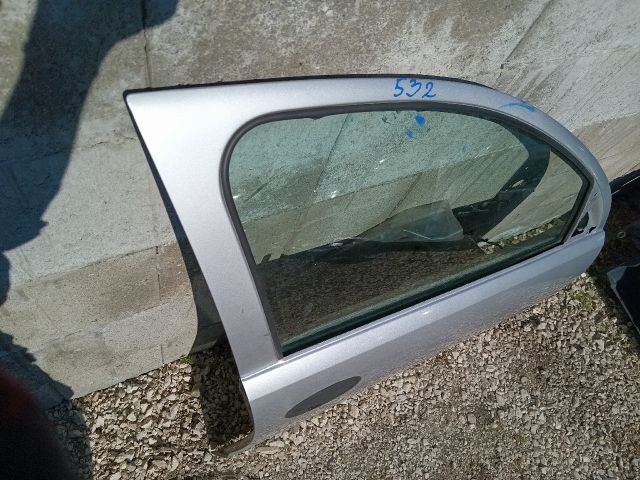 bontott OPEL CORSA C Jobb első Ajtó (Részeivel)