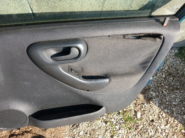 bontott OPEL CORSA C Jobb első Ajtó (Részeivel)