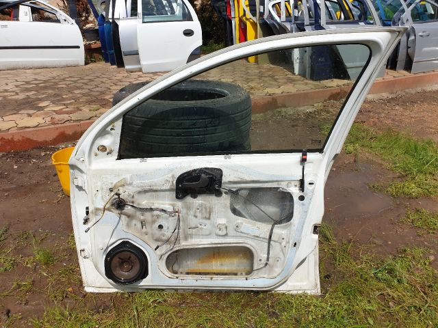 bontott OPEL CORSA C Jobb első Ajtó (Részeivel)