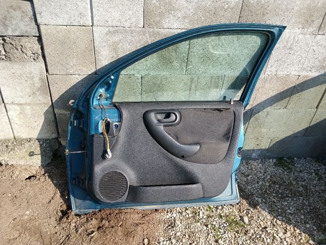 bontott OPEL CORSA C Jobb első Ajtó (Részeivel)