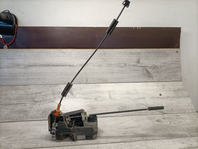 bontott OPEL CORSA C Jobb első Ajtózár