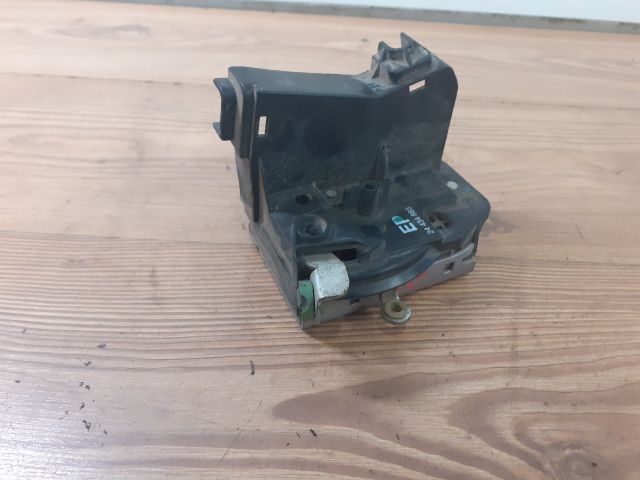 bontott OPEL CORSA C Jobb első Ajtózár