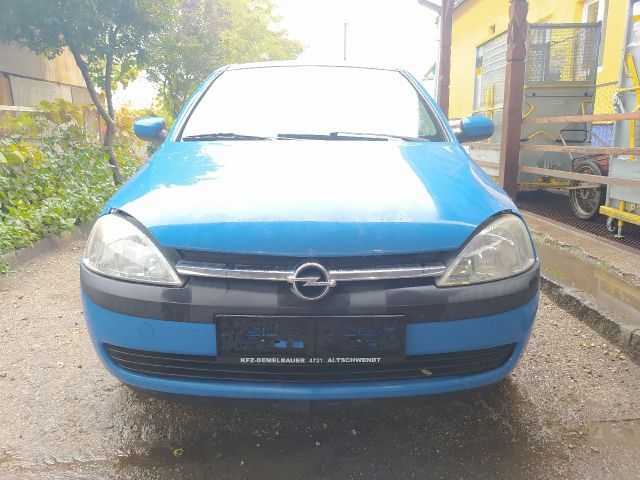 bontott OPEL CORSA C Jobb első Gumikéder