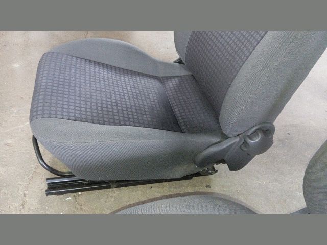 bontott OPEL CORSA C Jobb első Ülés