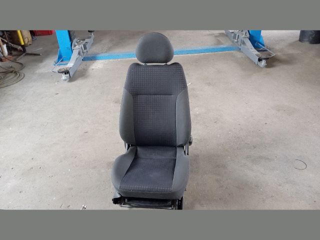 bontott OPEL CORSA C Jobb első Ülés