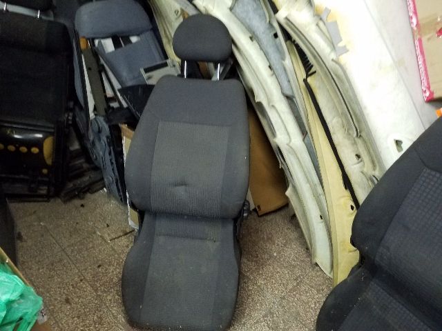 bontott OPEL CORSA C Jobb első Ülés