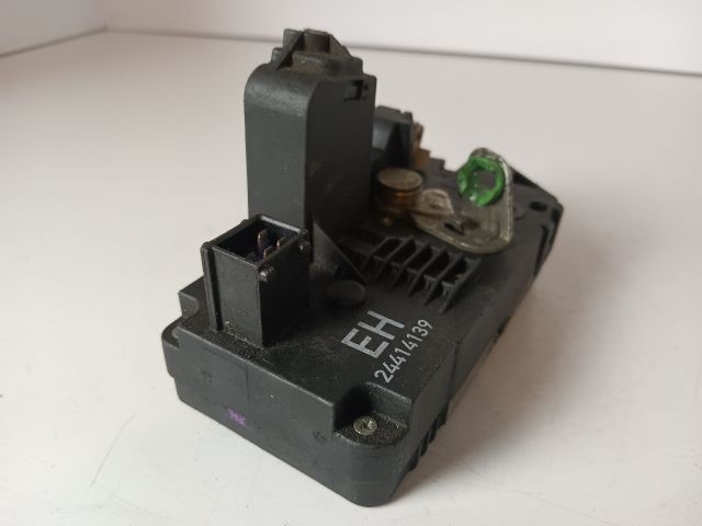 bontott OPEL CORSA C Jobb hátsó Ajtózár