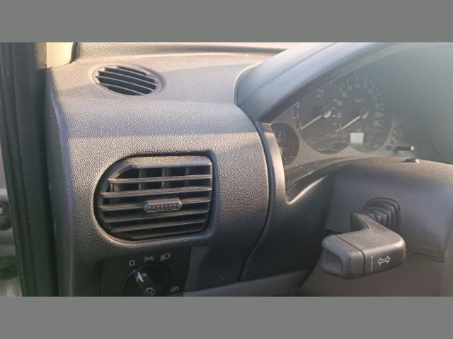 bontott OPEL CORSA C Jobb hátsó Biztonsági Öv Csat