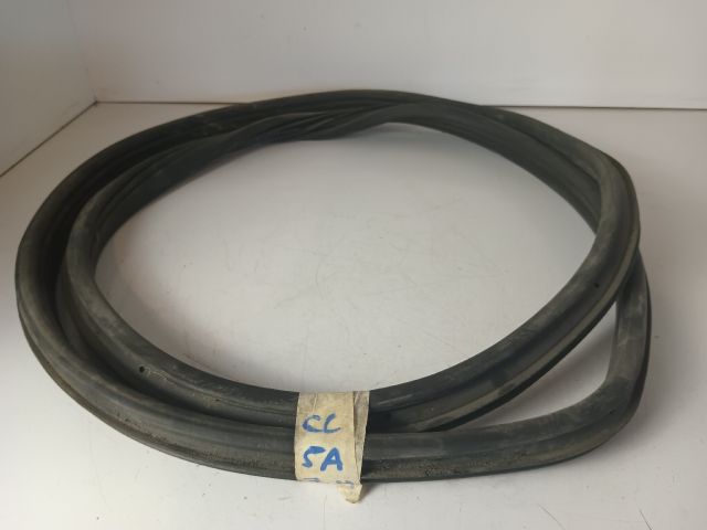 bontott OPEL CORSA C Jobb hátsó Gumikéder