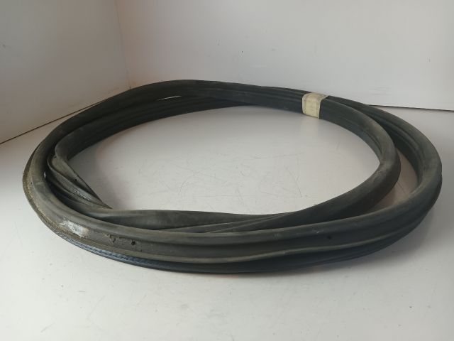 bontott OPEL CORSA C Jobb hátsó Gumikéder