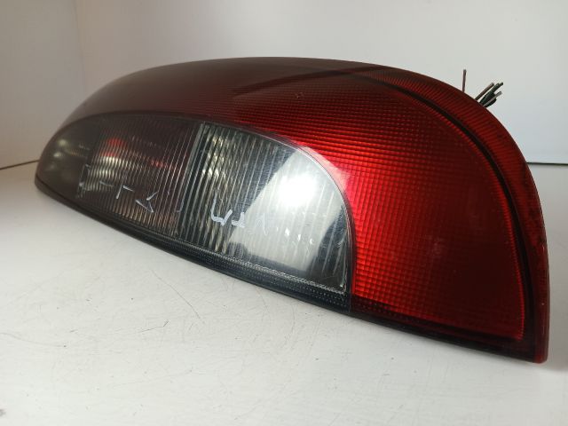 bontott OPEL CORSA C Jobb Hátsó Lámpa