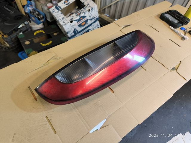 bontott OPEL CORSA C Jobb Hátsó Lámpa