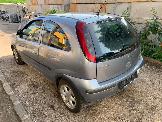 bontott OPEL CORSA C Jobb Hátsó Lámpa