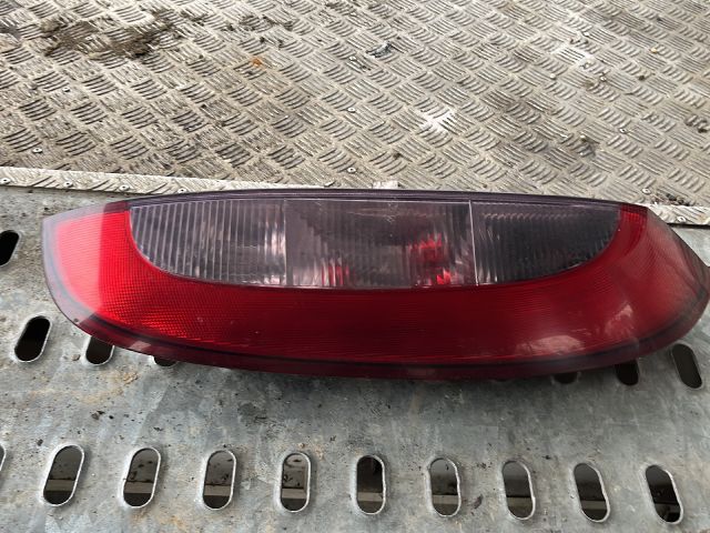 bontott OPEL CORSA C Jobb Hátsó Lámpa