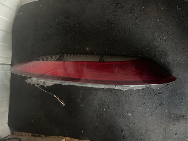 bontott OPEL CORSA C Jobb Hátsó Lámpa