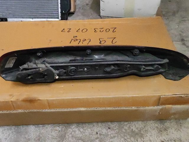 bontott OPEL CORSA C Jobb Hátsó Lámpa