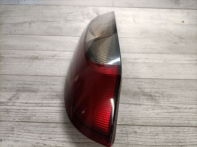 bontott OPEL CORSA C Jobb Hátsó Lámpa