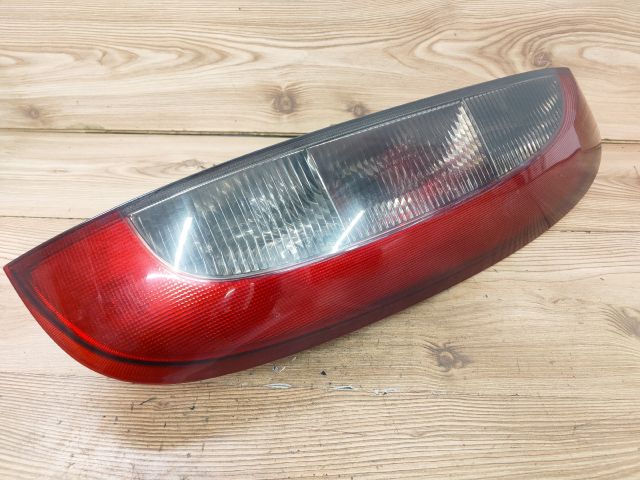 bontott OPEL CORSA C Jobb Hátsó Lámpa