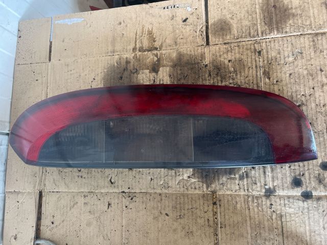 bontott OPEL CORSA C Jobb Hátsó Lámpa