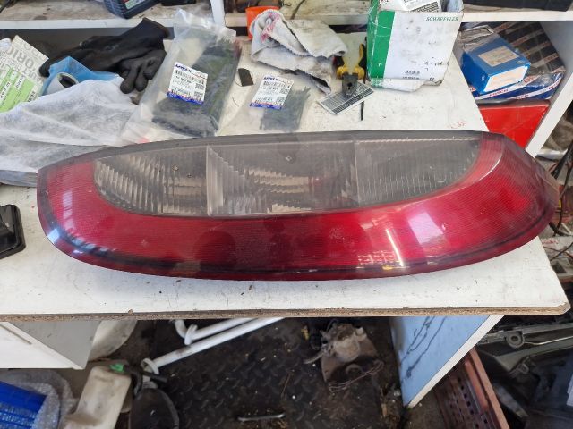 bontott OPEL CORSA C Jobb Hátsó Lámpa