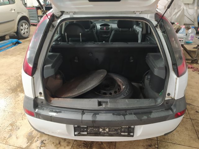 bontott OPEL CORSA C Jobb Hátsó Lámpa