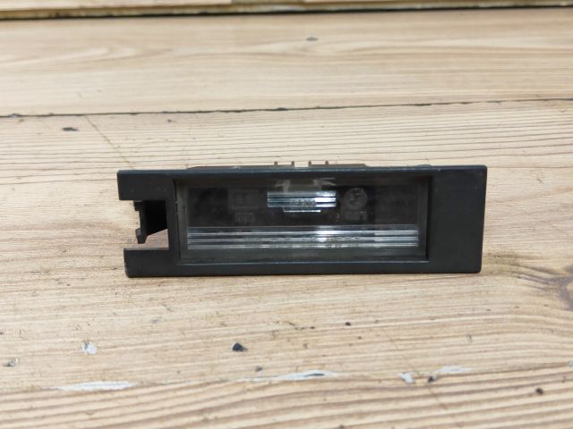 bontott OPEL CORSA C Jobb Rendszámtábla Világítás