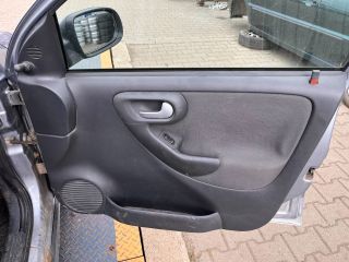 bontott OPEL CORSA C Kalaptartó