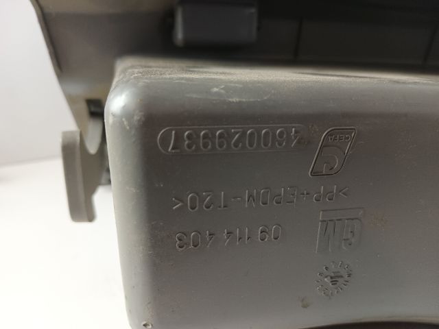 bontott OPEL CORSA C Kesztyűtartó