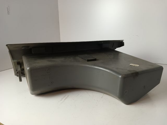 bontott OPEL CORSA C Kesztyűtartó