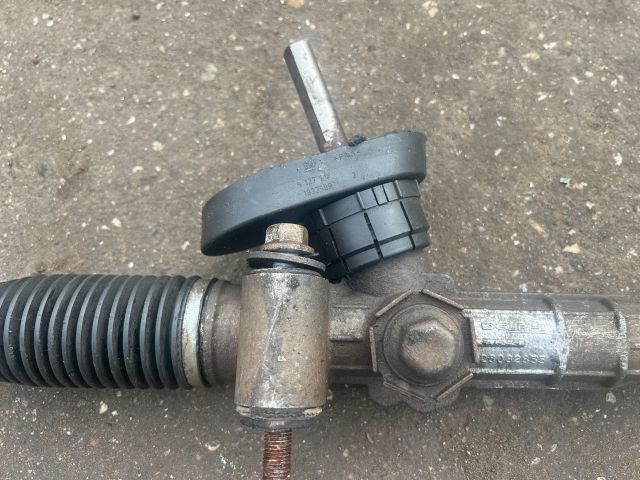 bontott OPEL CORSA C Kormánymű Nem szervós