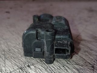 bontott OPEL CORSA C Központizár Motor Tankajtó