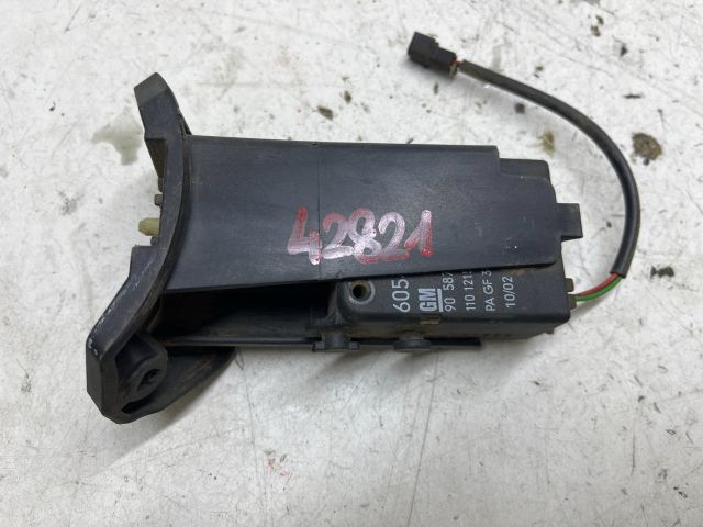 bontott OPEL CORSA C Központizár Motor Tankajtó