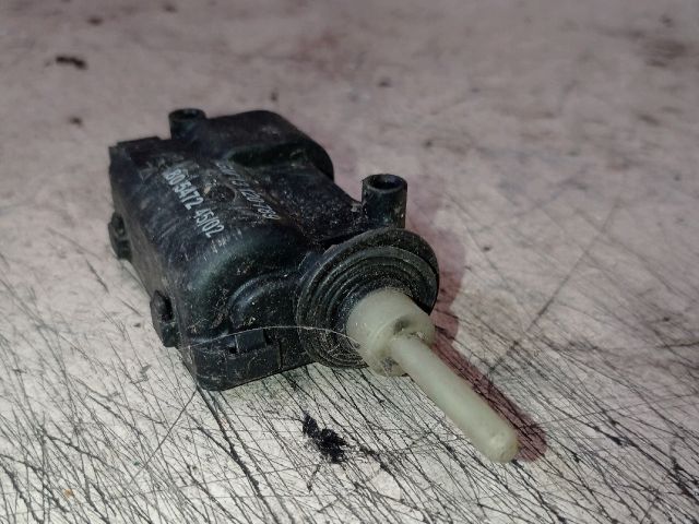 bontott OPEL CORSA C Központizár Motor Tankajtó