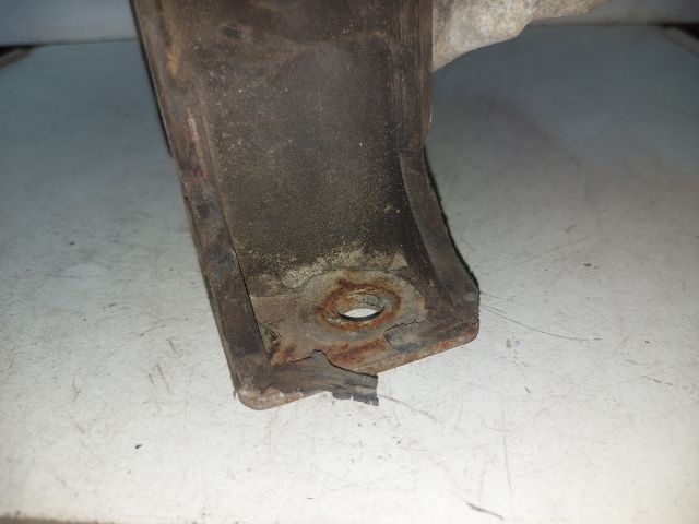 bontott OPEL CORSA C Motor Tartó Bak (Fém)