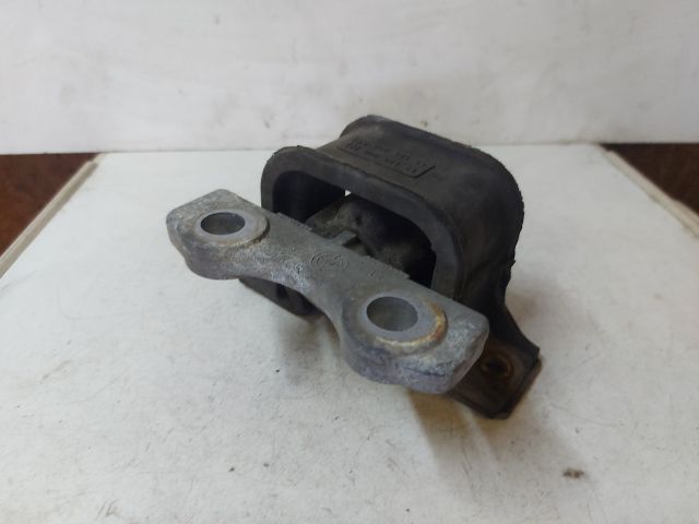 bontott OPEL CORSA C Motor Tartó Bak (Fém)