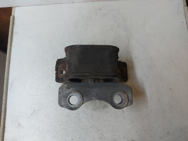 bontott OPEL CORSA C Motor Tartó Bak (Fém)