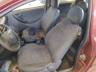 bontott OPEL CORSA C Motorháztető Nyitó Kar / Gomb