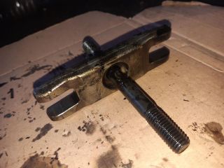 bontott OPEL CORSA C Porlasztó Lefogató