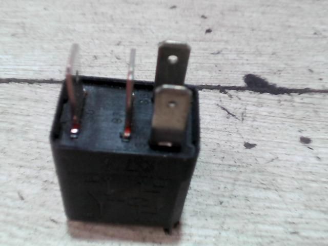 bontott OPEL CORSA C Relé